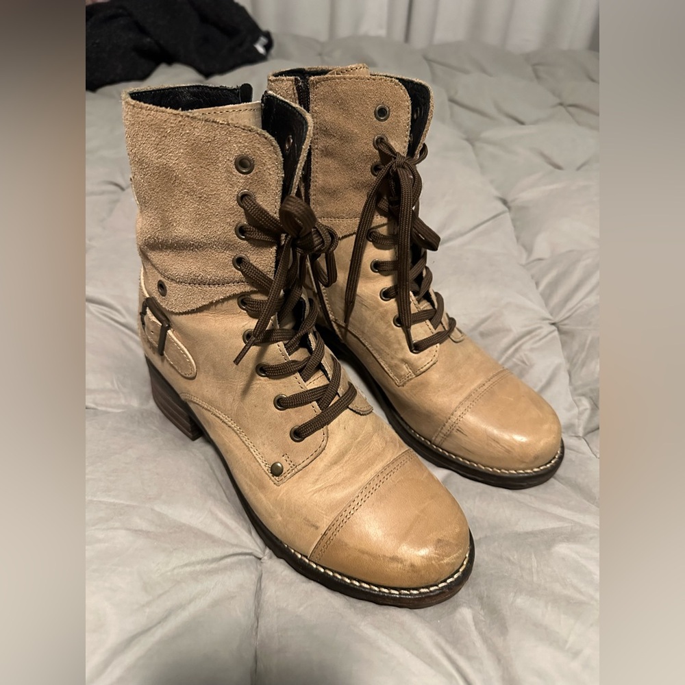 TAOS Crave Boots. Sz 39. 8.0-8.5